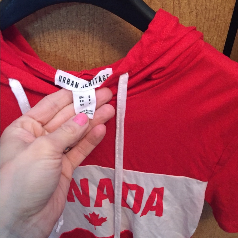 Canada Crop Top - Picture 2 of 3
